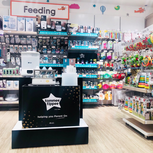 Thương hiệu Tommee Tippee được trưng bày tại chuỗi hệ thống Mothercare.